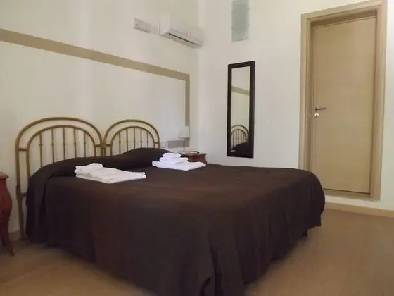 Basic Tek Büyük veya İki Ayrı Yataklı Oda