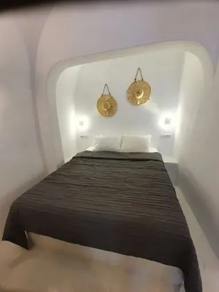 Nefeli Bioclimatic Cave Studio