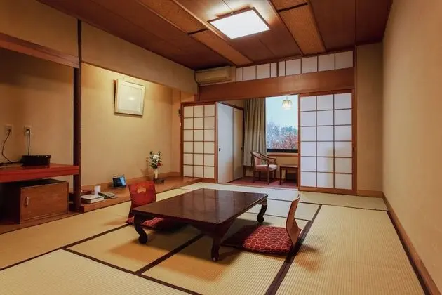 Standard Oda, Sigara İçilmez (JP Style with Shared Bathroom)