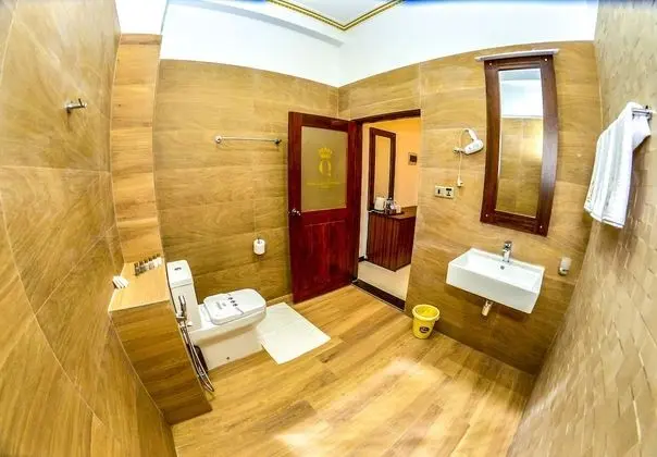 Deluxe Tek Büyük Yataklı Oda, 1 Büyük (Queen) Boy Yatak, Sigara İçilmez, Havuz Manzaralı