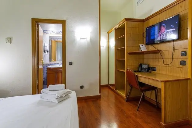 Tek Büyük veya İki Ayrı Yataklı Oda (Interior)