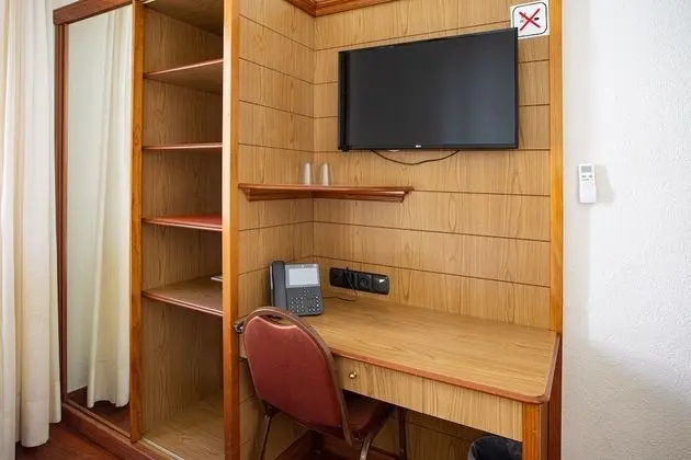 Tek Büyük veya İki Ayrı Yataklı Oda (Interior)