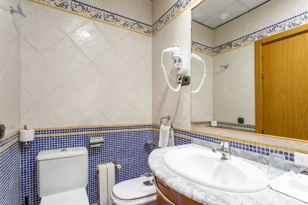 Tek Büyük veya İki Ayrı Yataklı Oda (Interior)