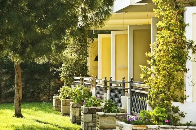 Deluxe Tek Büyük Yataklı Oda, Dağ Manzaralı (or Garden View - 2 adults & 1 child)