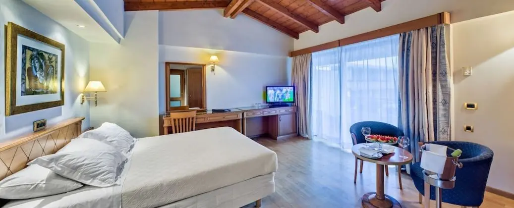 Deluxe Tek Büyük Yataklı Oda, Deniz Manzaralı