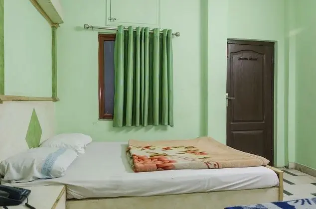 Standard Tek Büyük Yataklı Oda (Non A/C)