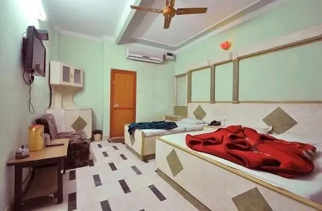 Standard Üç Kişilik Oda (Non A/C)