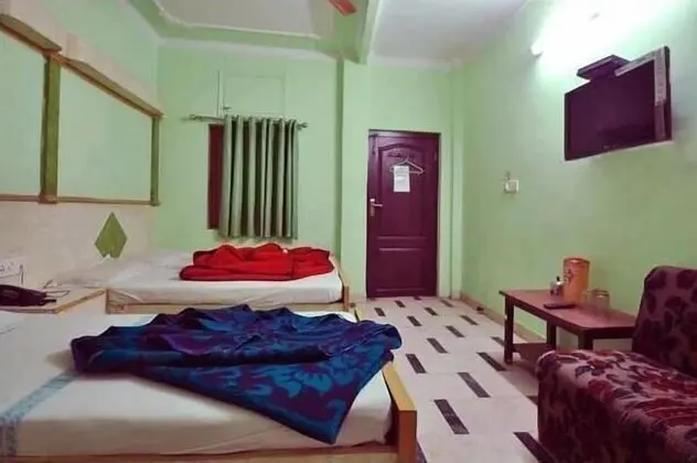 Standard Üç Kişilik Oda (Non A/C)