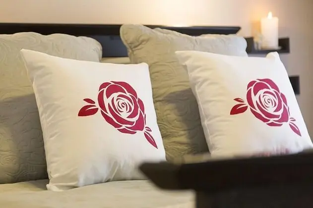Kır Evi (Rose)
