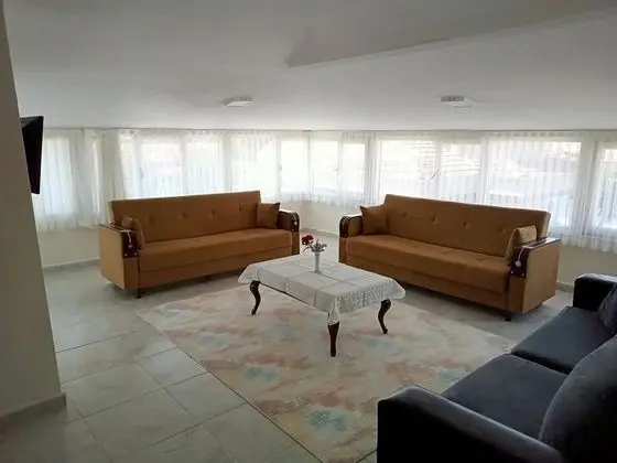 Çatı Katı Oda, Bahçe Manzaralı
