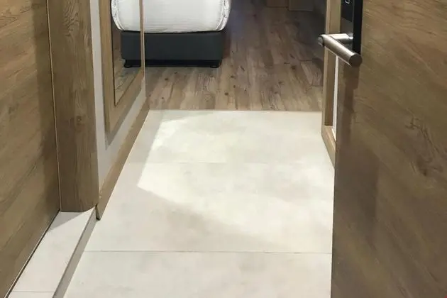 Standart Oda - Göl Manzaralı Çift Kişilik Oda