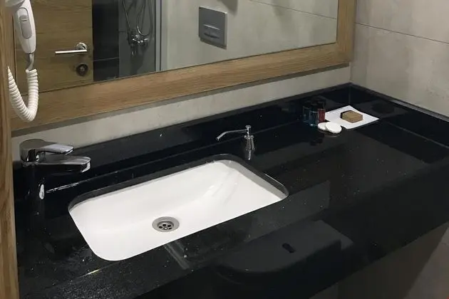 Standart Oda - Göl Manzaralı Çift Kişilik Oda