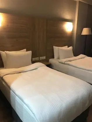 Standart Oda - Kara Manzaralı Çift Kişilik Oda