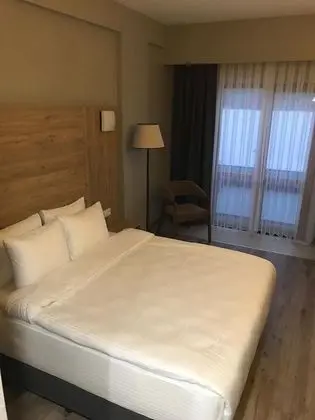 Tek Büyük Yataklı Oda, Göl Manzaralı