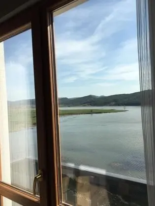 Triple, Göl Manzaralı