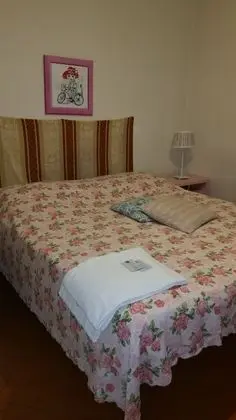 Tek Büyük veya İki Ayrı Yataklı Oda, Ortak Banyo