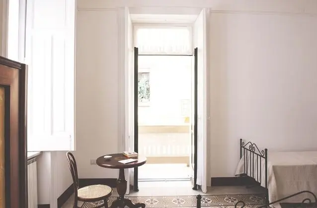 Üç Kişilik Oda