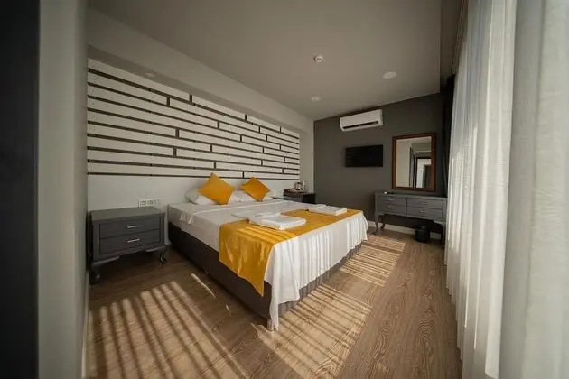 Deluxe Oda,deniz Ve Havuz Manzaralı,balkonsuz