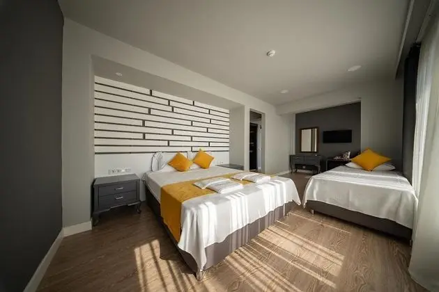 Deluxe Triple Room,deniz Ve Havuz Manzaralı