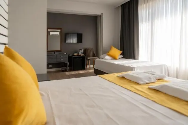 Deluxe Triple Room,deniz Ve Havuz Manzaralı