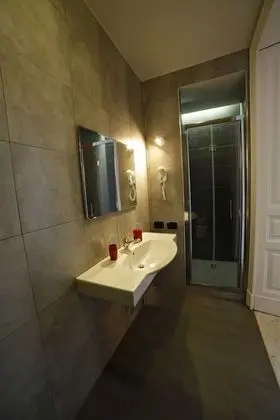 Tek Büyük Yataklı Oda