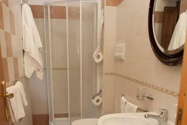 İki Ayrı Yataklı Oda (Limone)