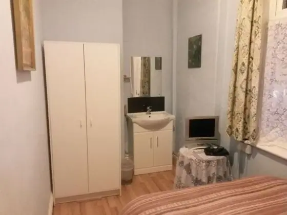 Tek Büyük Yataklı Oda
