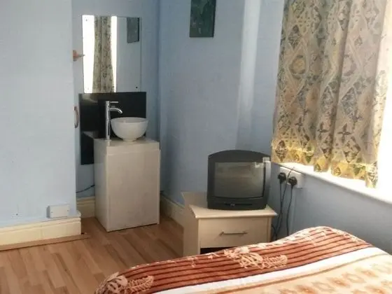 Üç Kişilik Oda