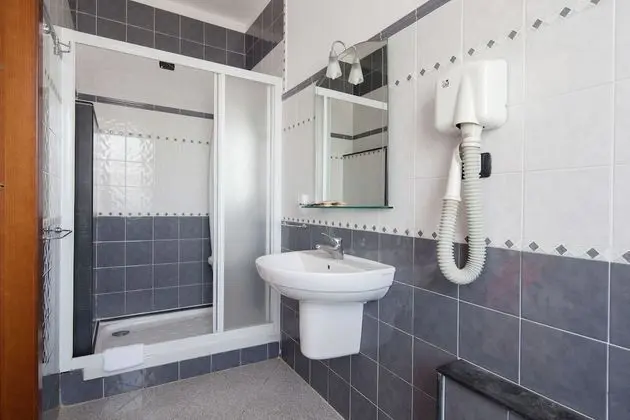 Standard Üç Kişilik Oda