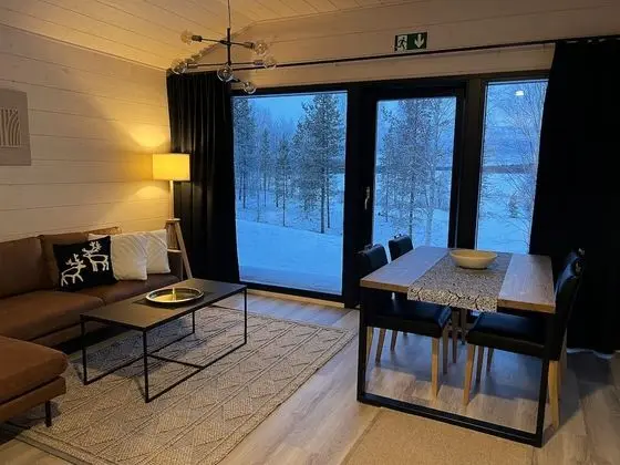 Arctic Lake Villa
