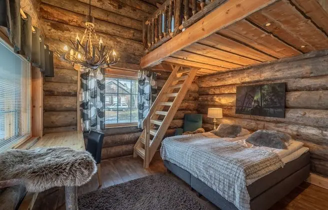Log Suite Cabin