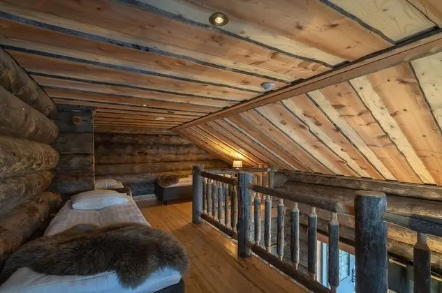 Log Suite Cabin