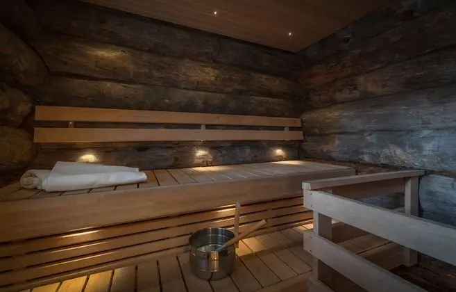 Log Suite Cabin