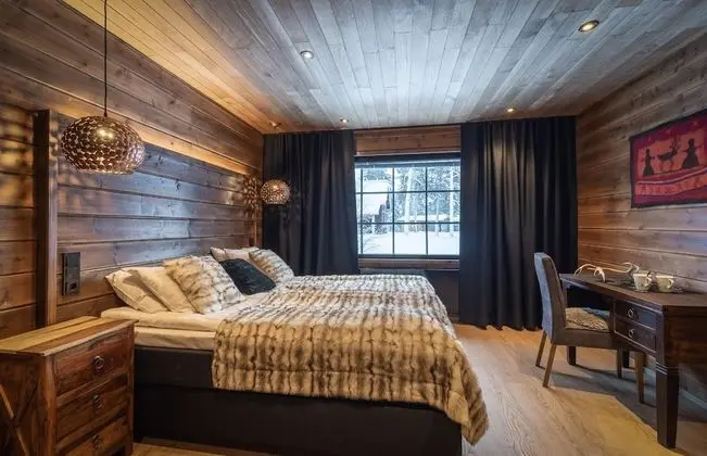 Wilderness room
