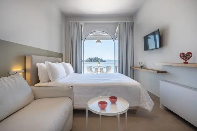 Tek Büyük Yataklı Oda, Balkon, Deniz Manzaralı