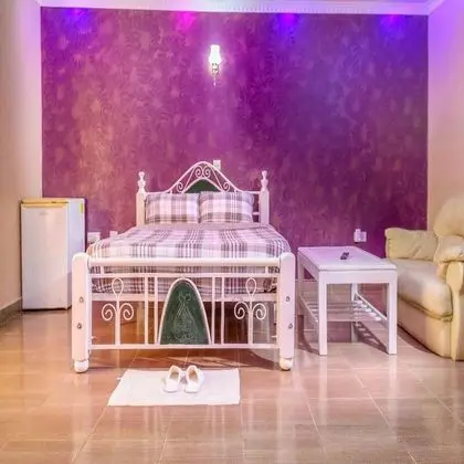 Family Tek Büyük Yataklı Oda