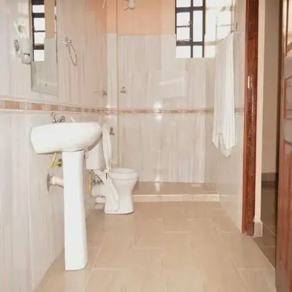 Family Tek Büyük Yataklı Oda