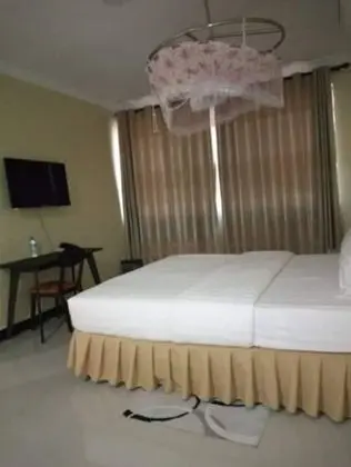 Luxury Oda