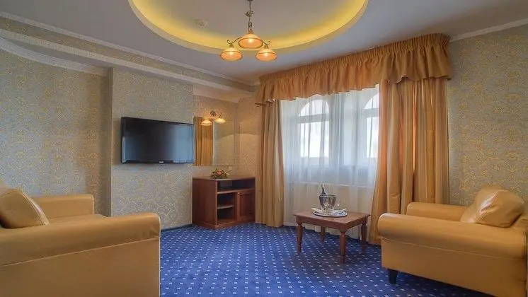 Junior Tek Büyük Yataklı Oda, 1 Çift Kişilik Yatak ve Çekyat, Avlu