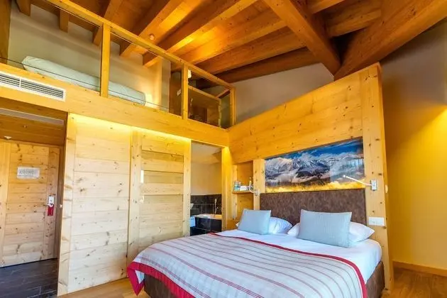 Family Oda, Dağ Manzaralı