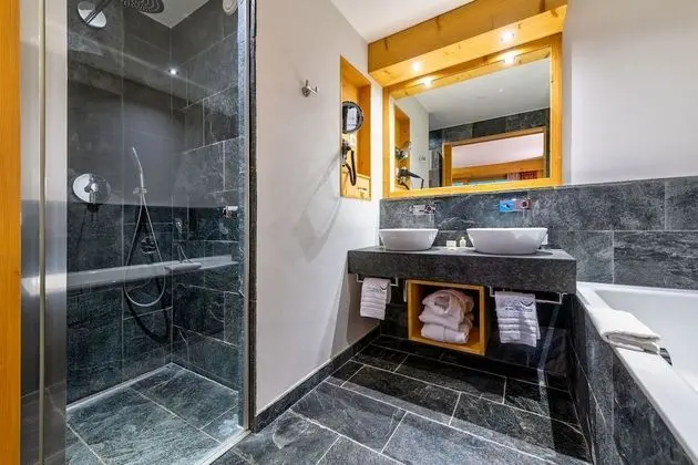 Family Oda (View on a wall)