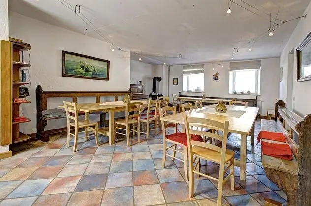 Club Ev, Birden Çok Yatak, Nehir Manzaralı (Herberge Heublume)