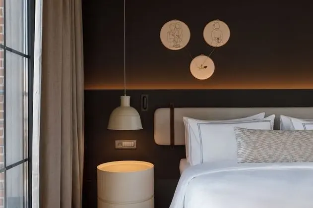 Luxury Oda