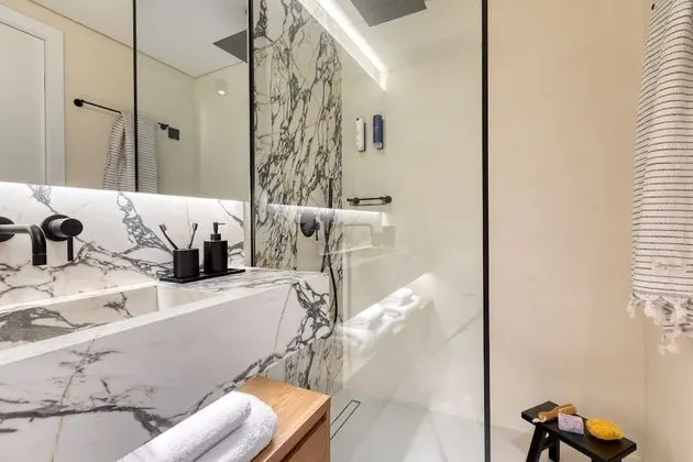 Comfort Tek Büyük Yataklı Oda, Tepe Manzaralı