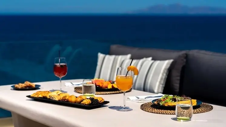 Luxury Apart Daire, 1 En Büyük (King) Boy Yatak ve Çekyat, Sigara İçilmez, Okyanus Manzaralı