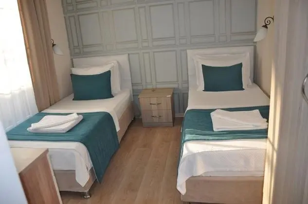 Aile Odası, Bahçe Manzaralı