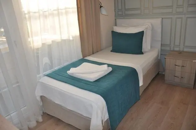 Aile Odası, Bahçe Manzaralı
