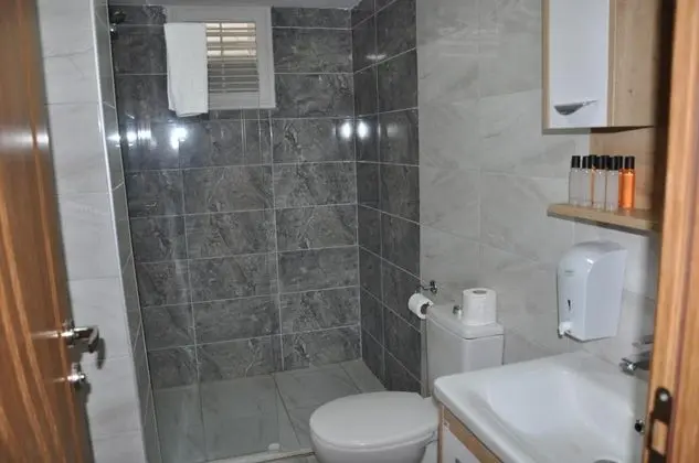 Çift Kişilik, Bahçe Manzaralı