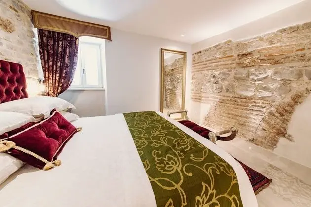 Luxury Süit (Augusti)