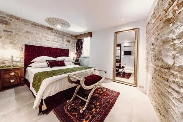 Luxury Süit (Augusti)